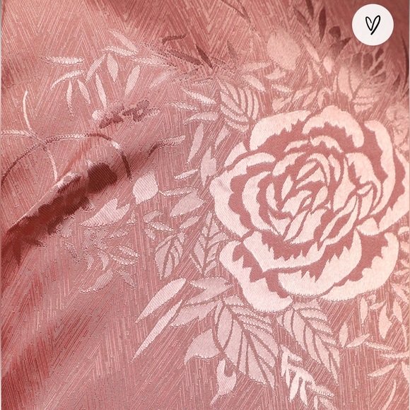 Highly Iconic Rose Pink Satin Jacquard Tie-Front Crop Top - Picture 4 of 4